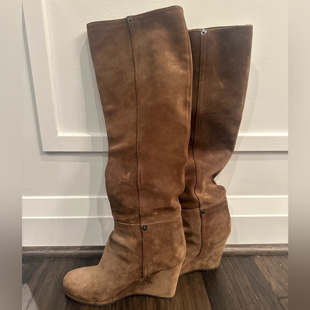Prada Brown Suede Boots!!